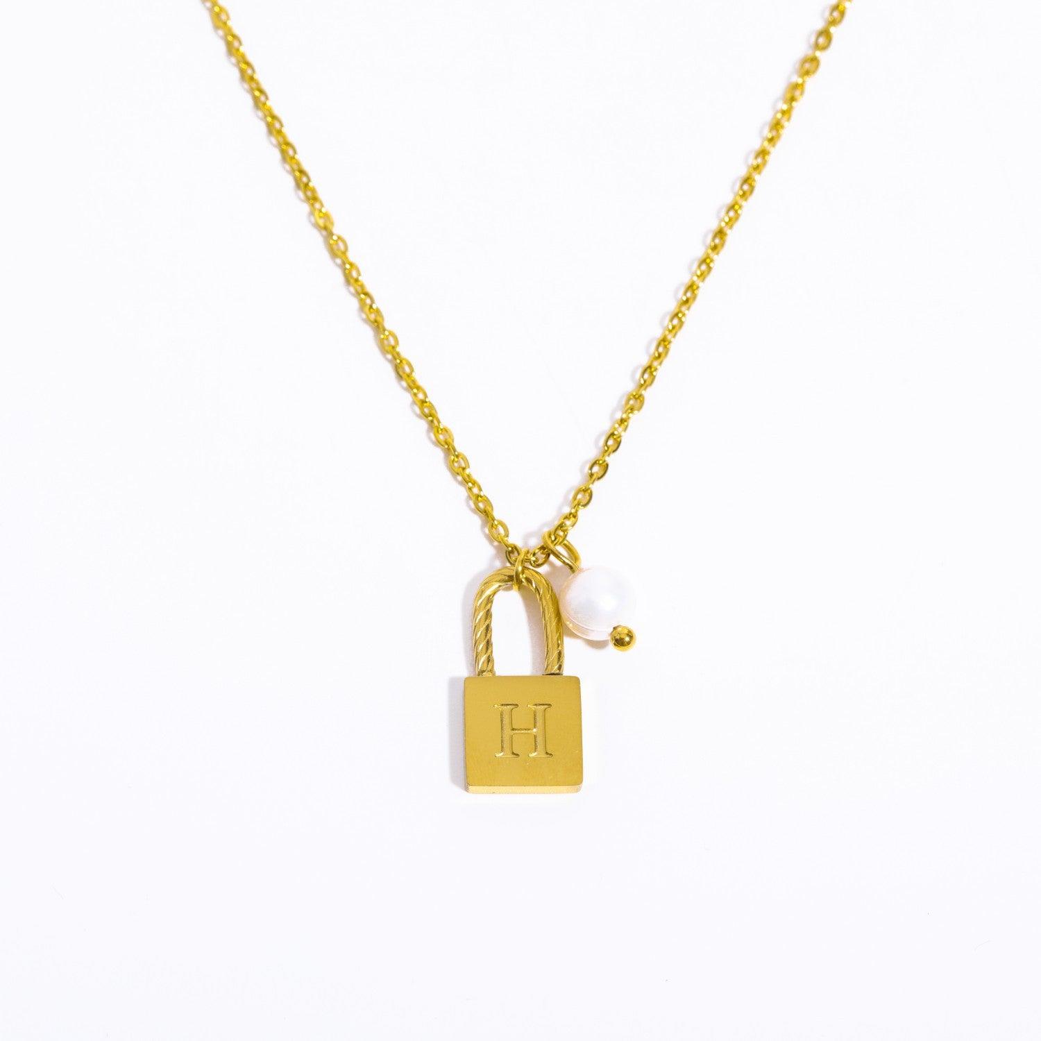 Initial Letter Lock Pearl Necklace - zuzumia