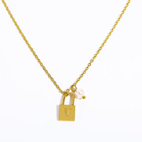 Initial Letter Lock Pearl Necklace - zuzumia