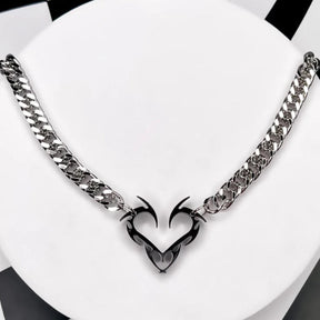 Flame Heart Pendant Necklace - zuzumia