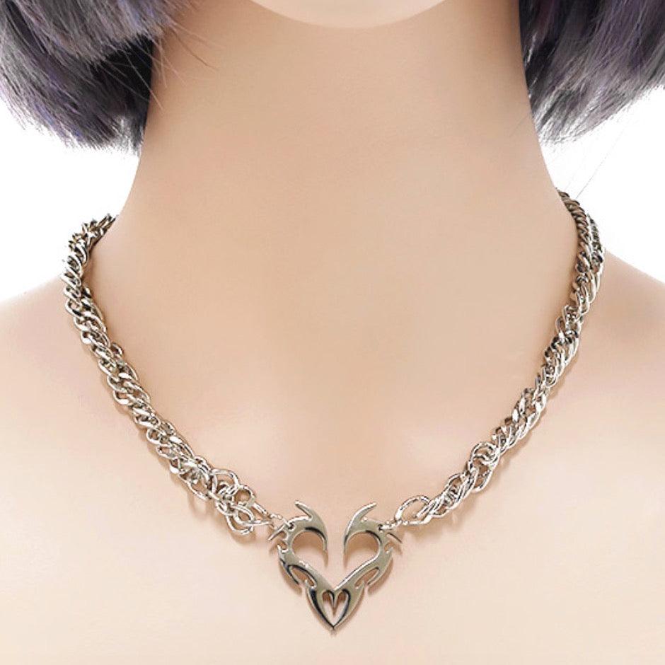 Flame Heart Pendant Necklace - zuzumia