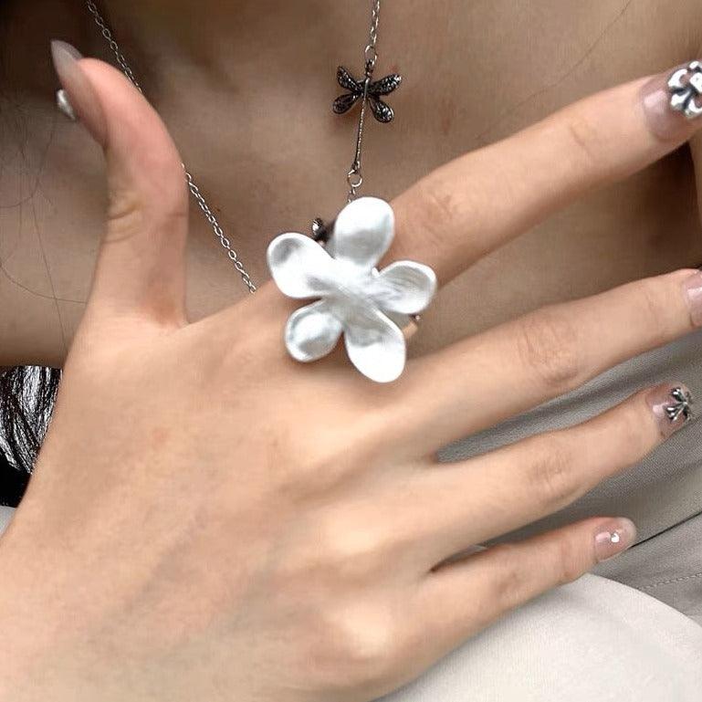 Cool Flower Ring - zuzumia