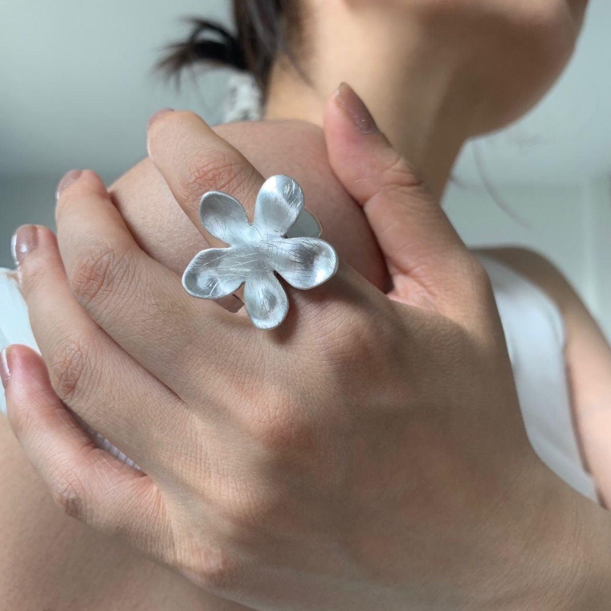 Cool Flower Ring - zuzumia