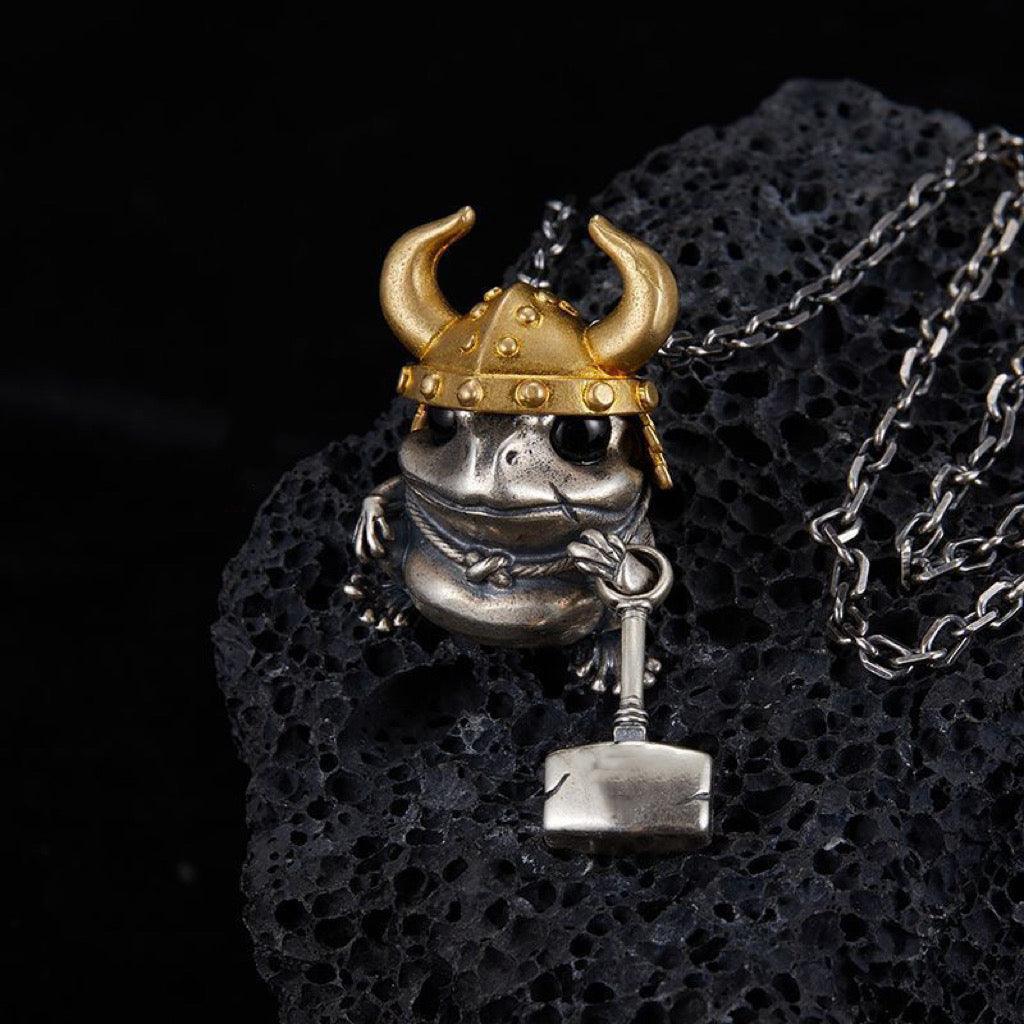 Retro Silver Frog Pendant Necklace - zuzumia