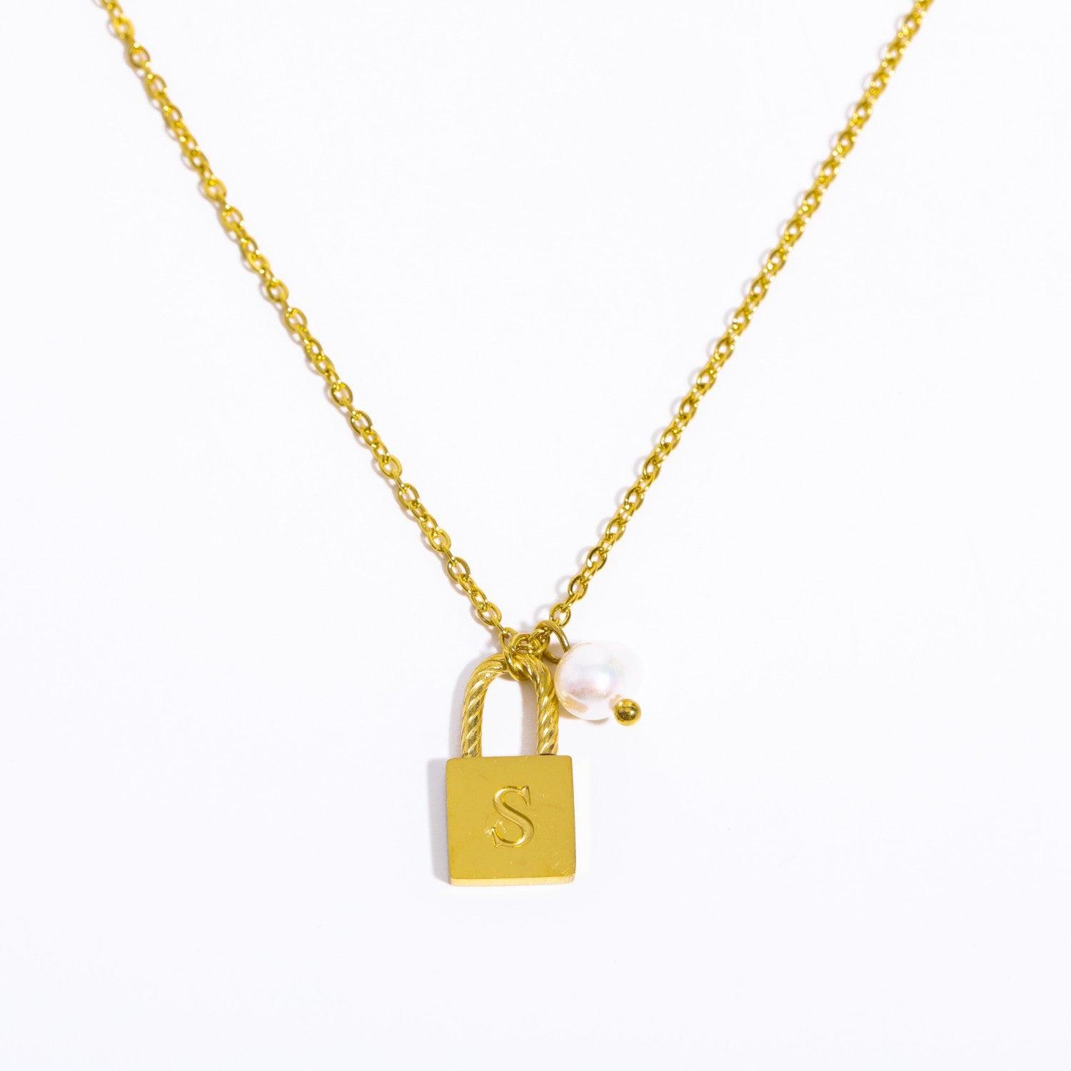 Initial Letter Lock Pearl Necklace - zuzumia