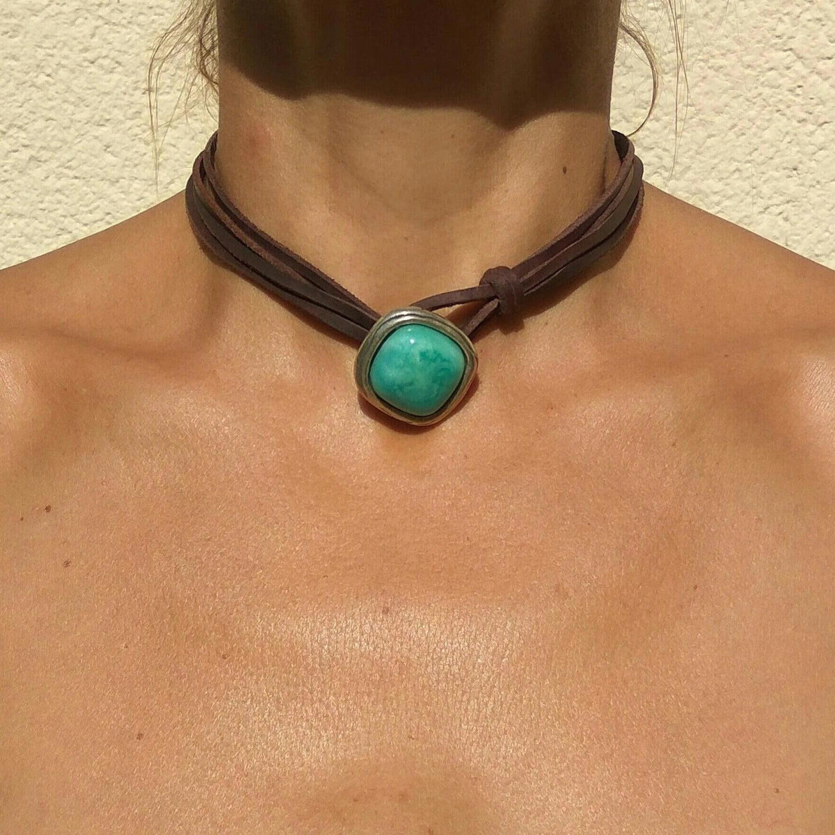 Turquoise Leather Choker Necklace - zuzumia