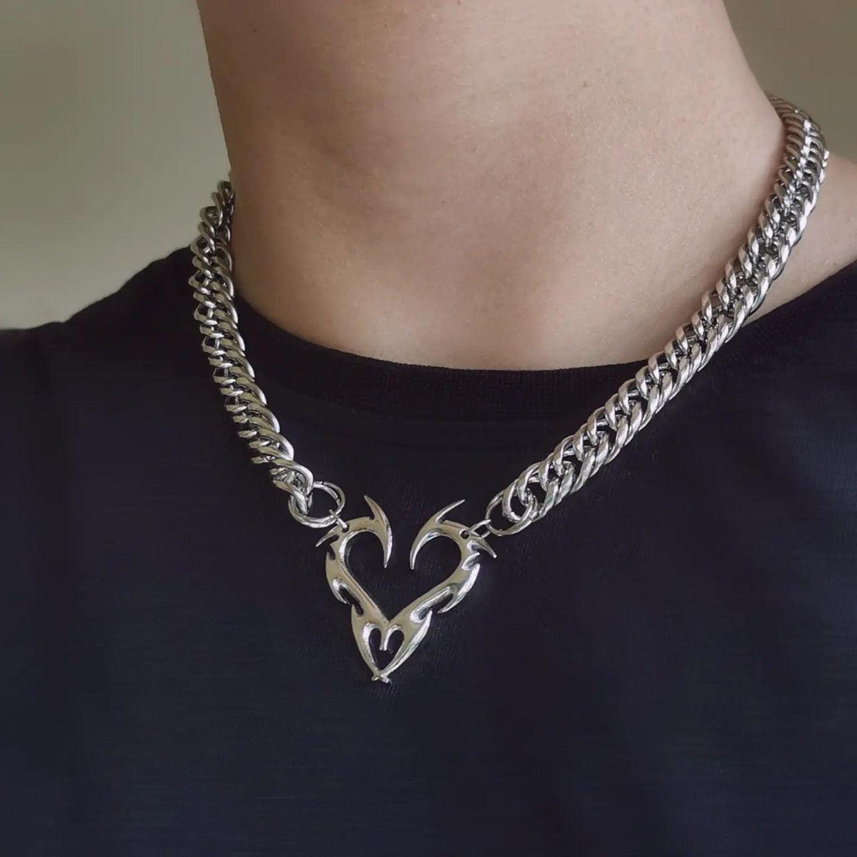 Flame Heart Pendant Necklace - zuzumia