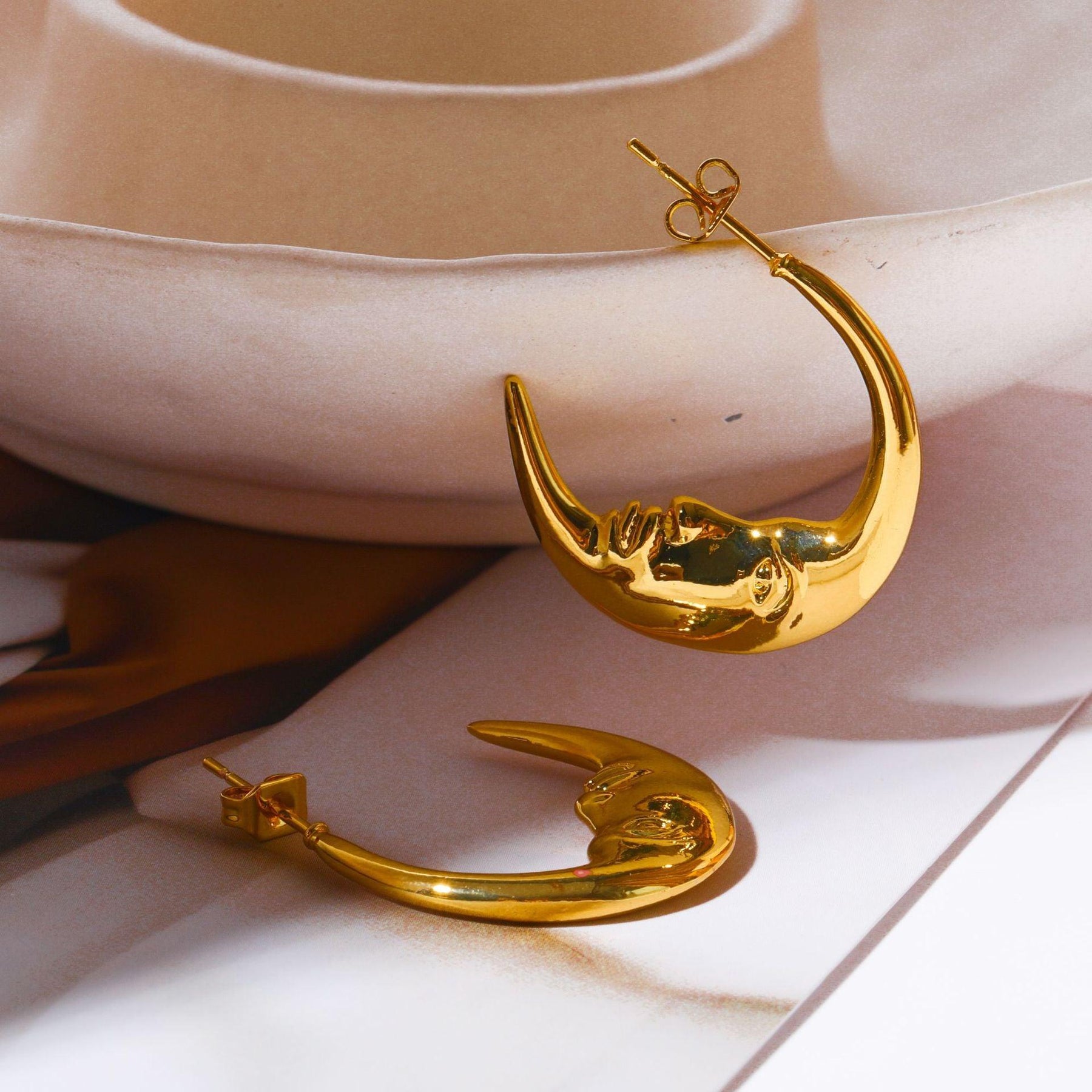 Crescent Moon Earrings - zuzumia