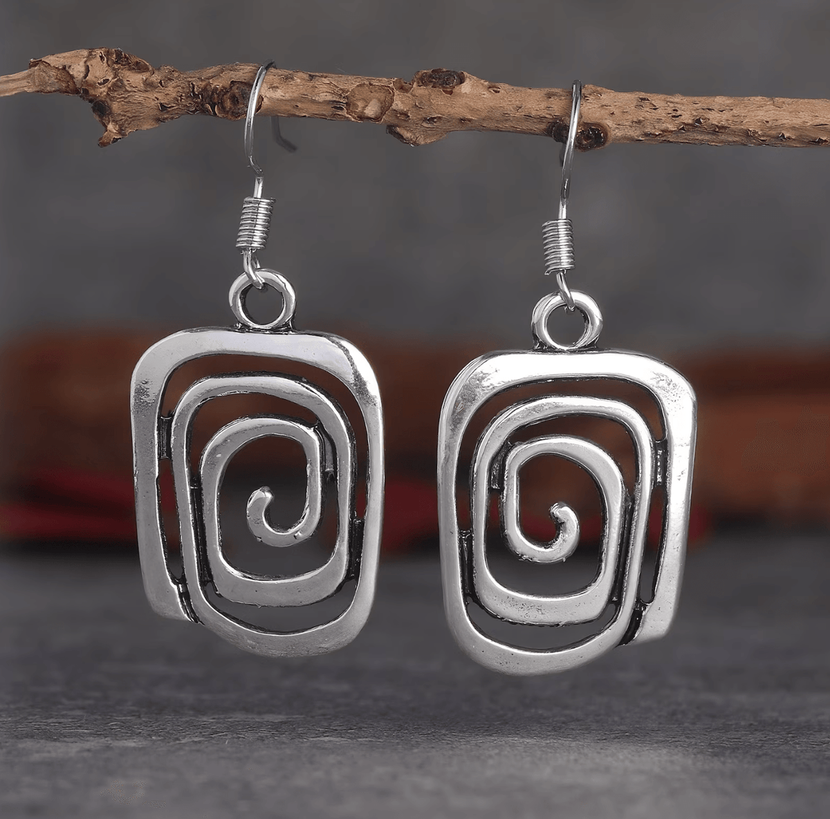 Spiral Dangle Earrings - zuzumia