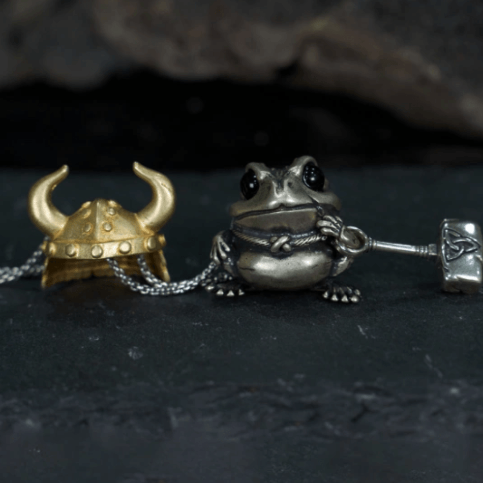 Retro Silver Frog Pendant Necklace - zuzumia