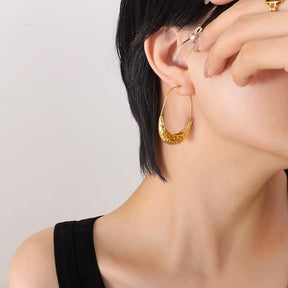 Boat Embossed Ear Buckle Earring - zuzumia