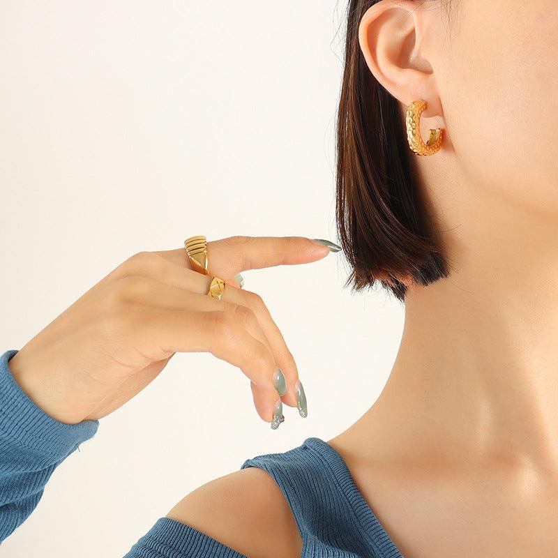 Irregular C-Shaped Wave Earrings - zuzumia