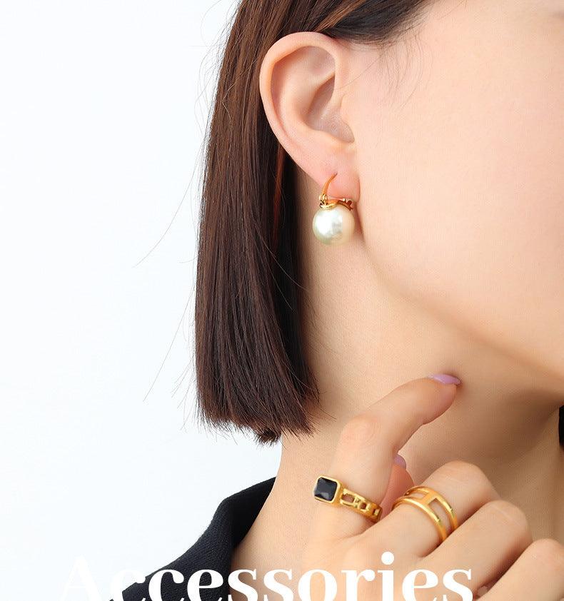 Pearl Stud Earrings - zuzumia
