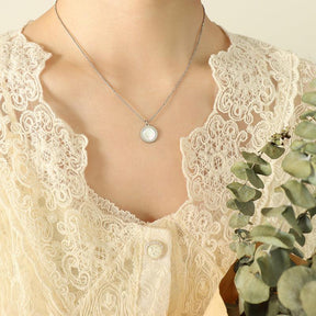 White Seashell Pendant Necklace - zuzumia