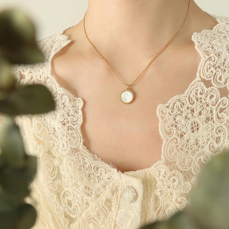 White Seashell Pendant Necklace - zuzumia
