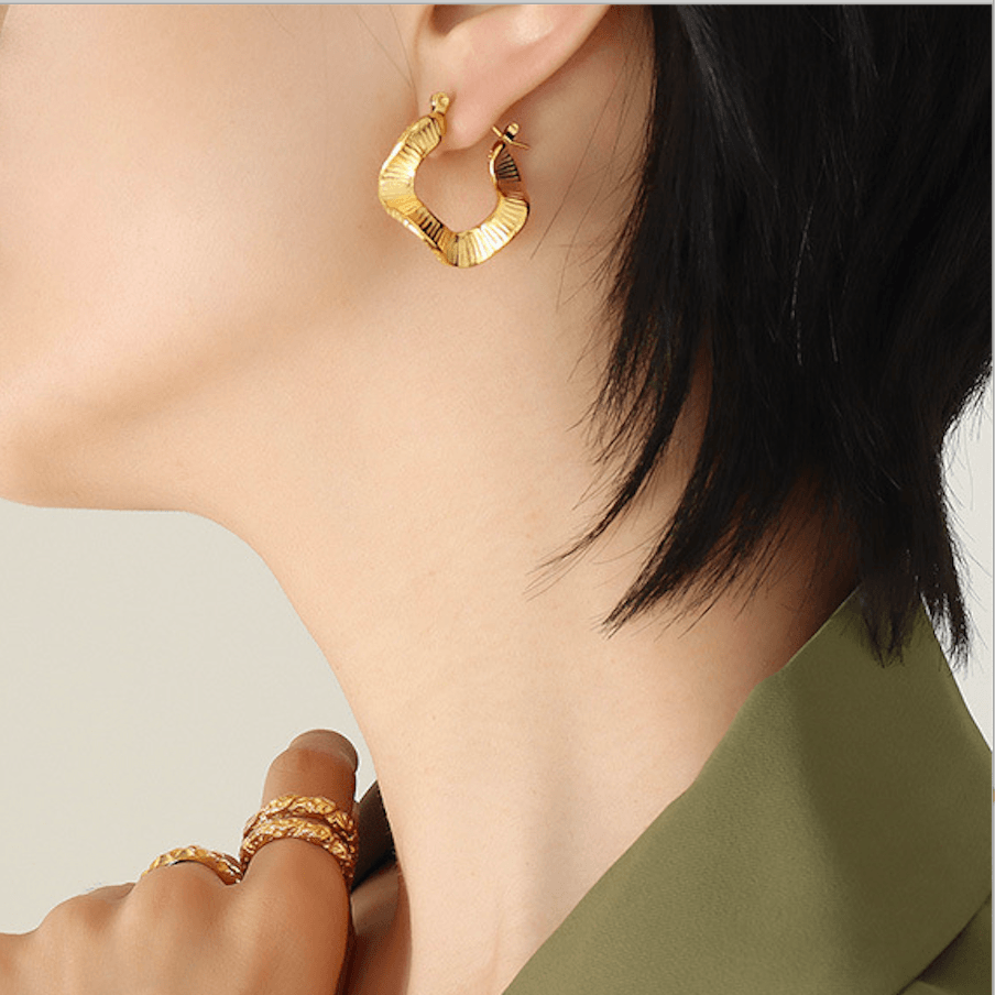 Engraved Stripe Texture Irregular Square Hoop Earrings - zuzumia